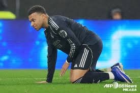 全场正负值最低的国手！12投8铁+在场输28分，球迷：节奏版艾伦？