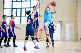 爆冷！广东狂输山西14分，进攻拉胯失误多，奎因首秀拉胯